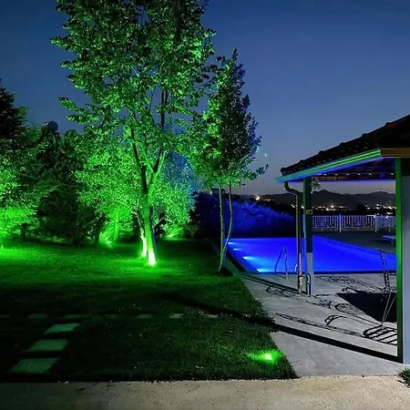 Green Garden & Pool Villa